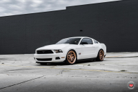   Vossen: Ford Mustang   Vossen LC-104T